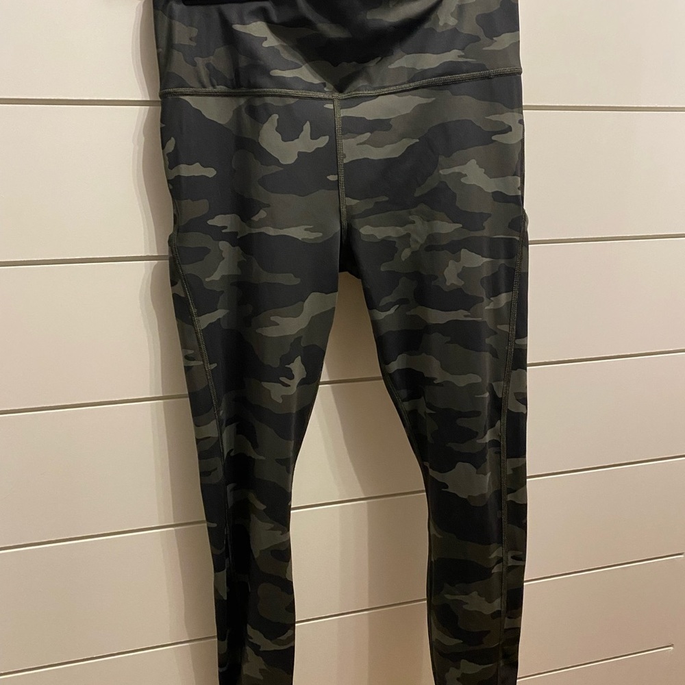 Athleta camo 7/8 leggings